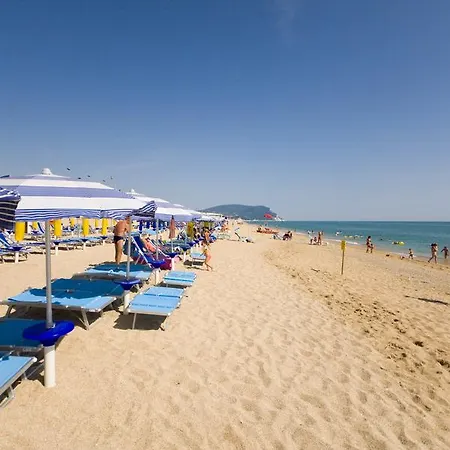 Hotel apartamentowy Villaggio Riva Musone Porto Recanati